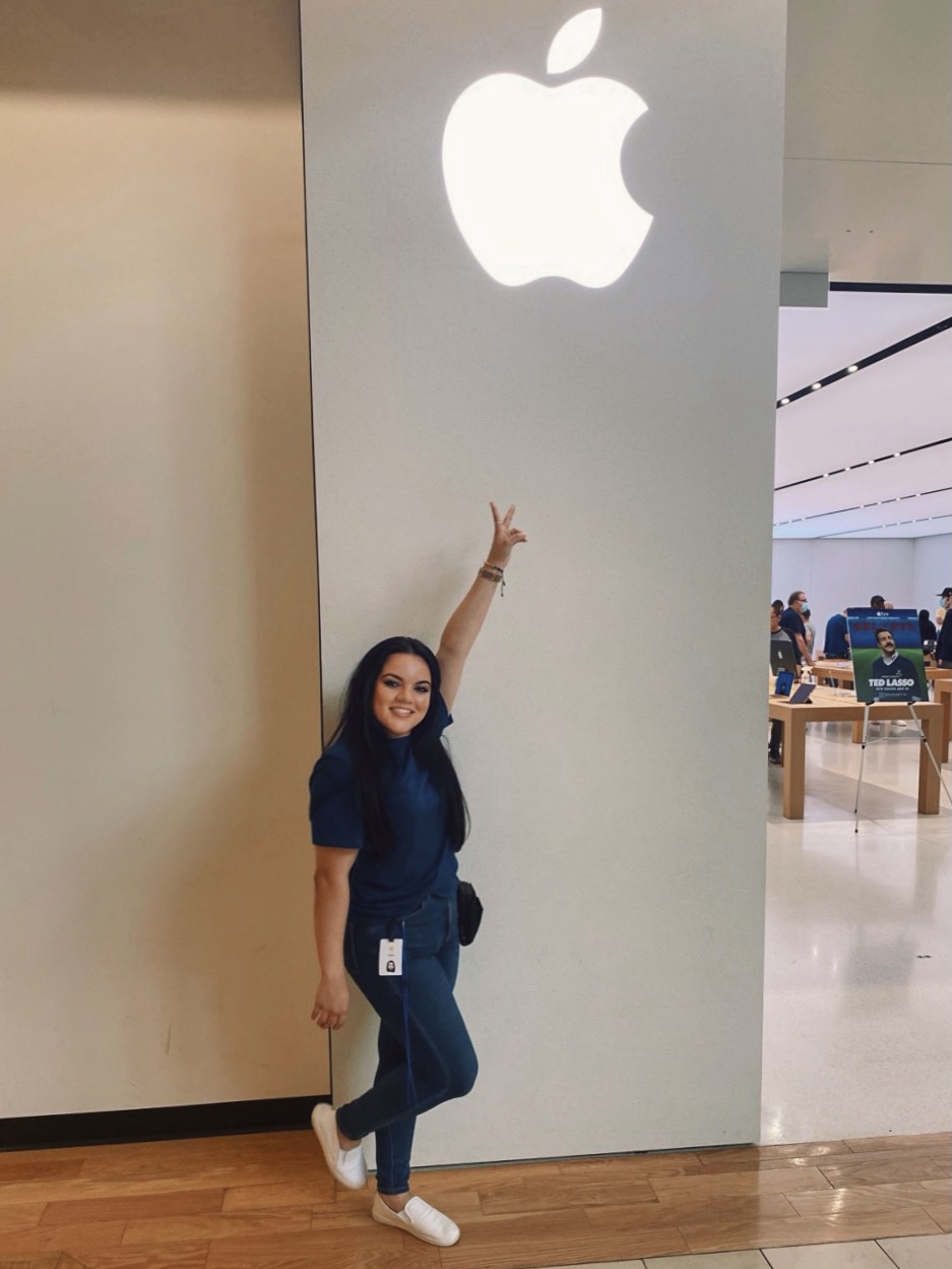 worker at apple